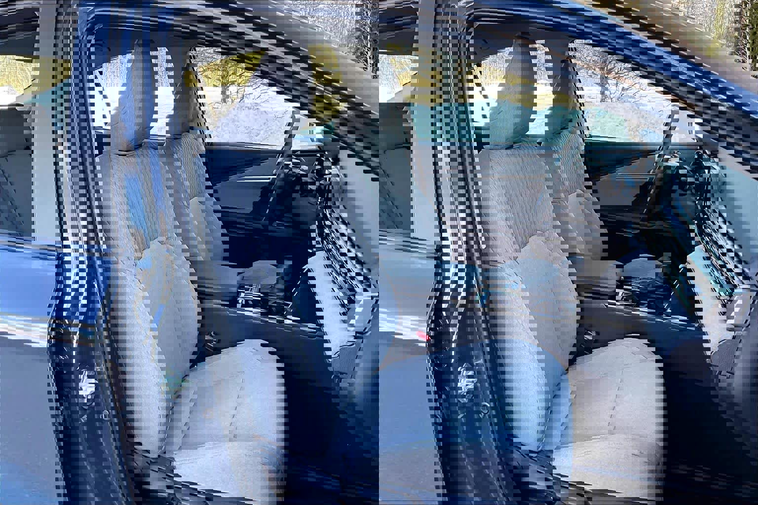 Used 2025 Toyota Camry LE image 8