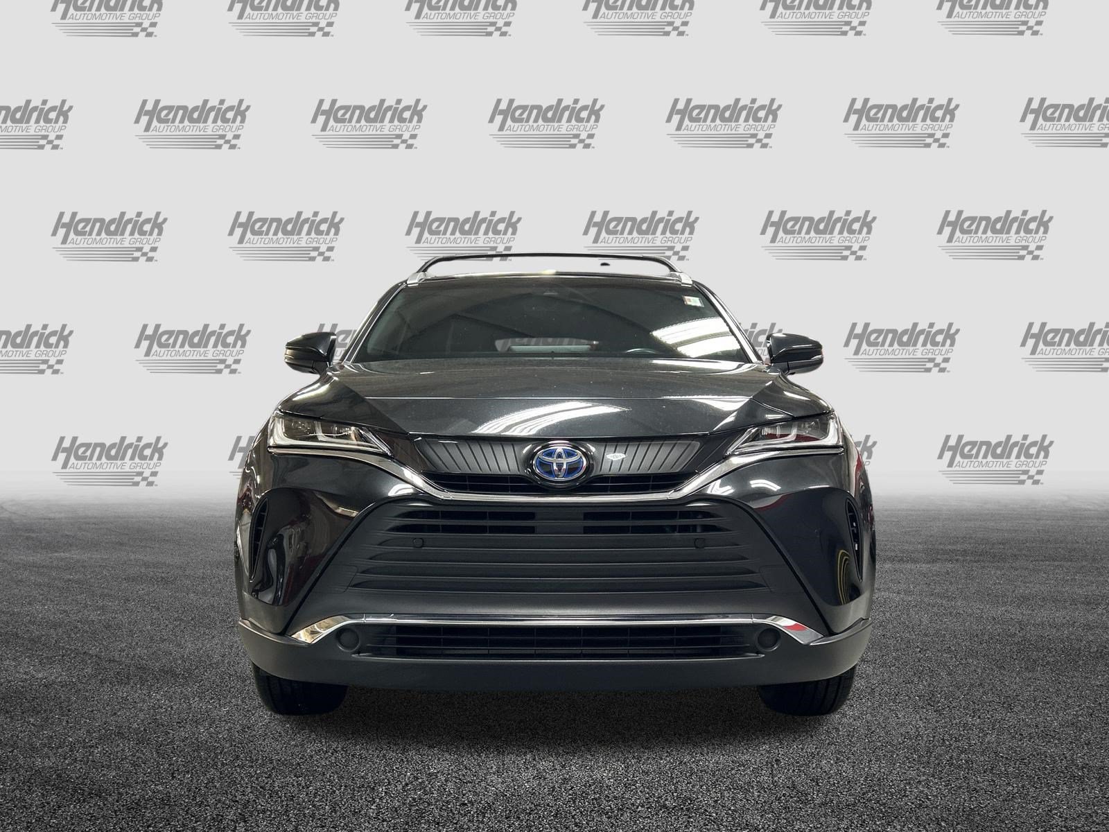 Certified 2022 Toyota Venza XLE AWD/4WD image 3