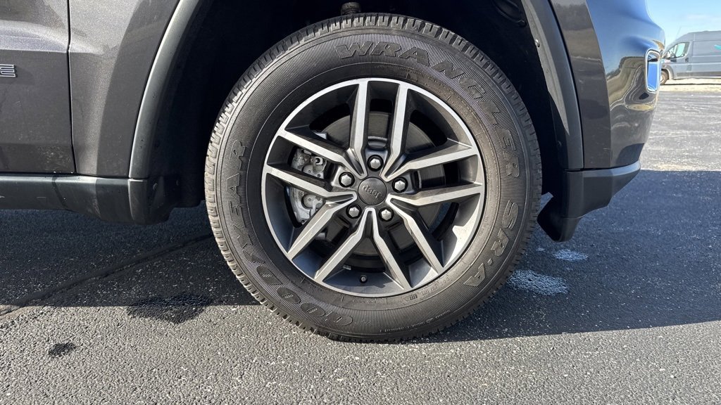 Used 2021 Jeep Grand Cherokee Limited image 36