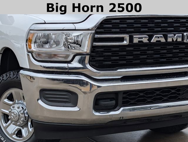 Used 2022 RAM 2500 Big Horn AWD/4WD image 3