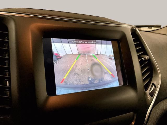 Used 2020 Jeep Cherokee Latitude Plus w/ Cold Weather Group AWD/4WD image 20