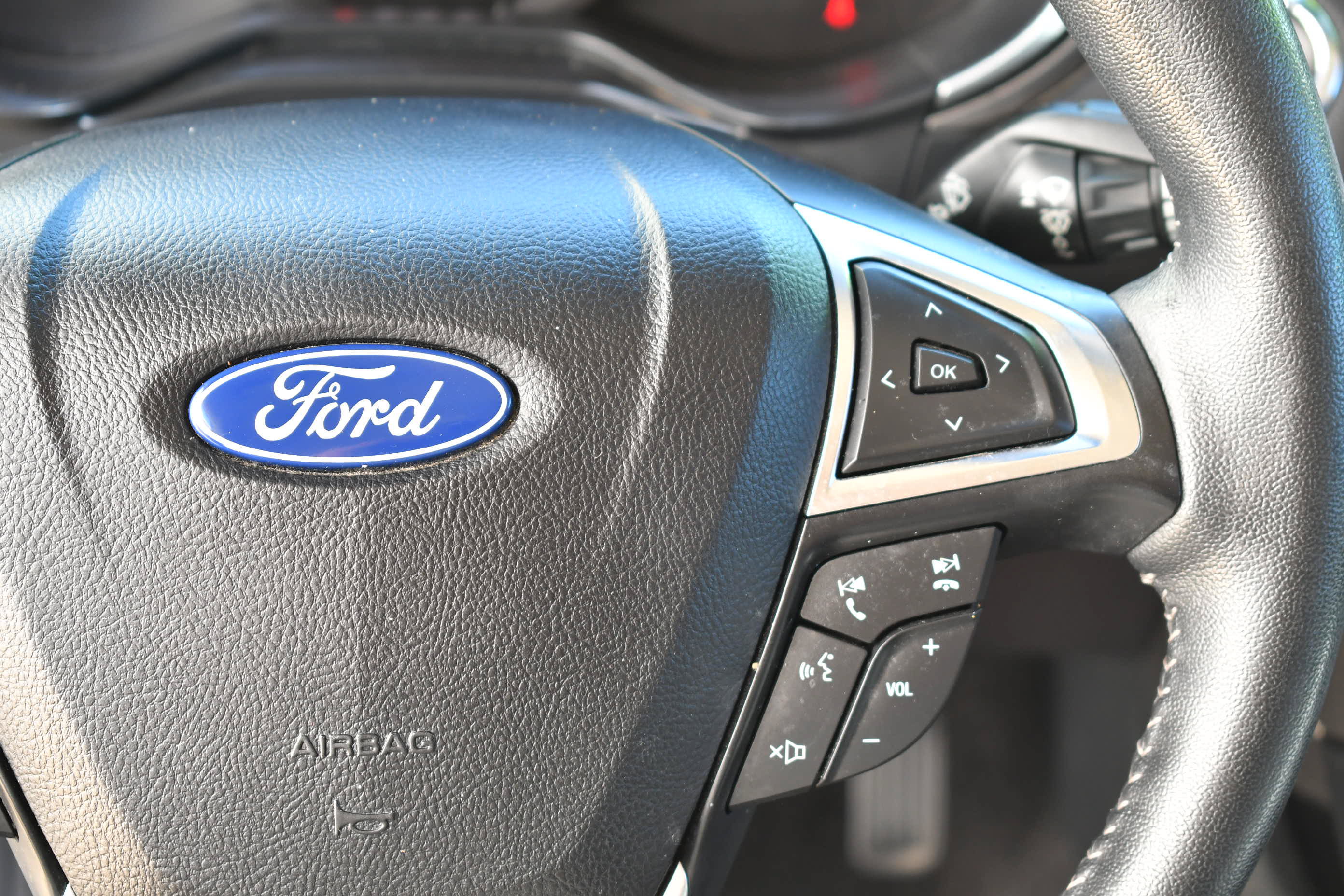 Used 2020 Ford Fusion SE w/ Equipment Group 151A FWD image 19