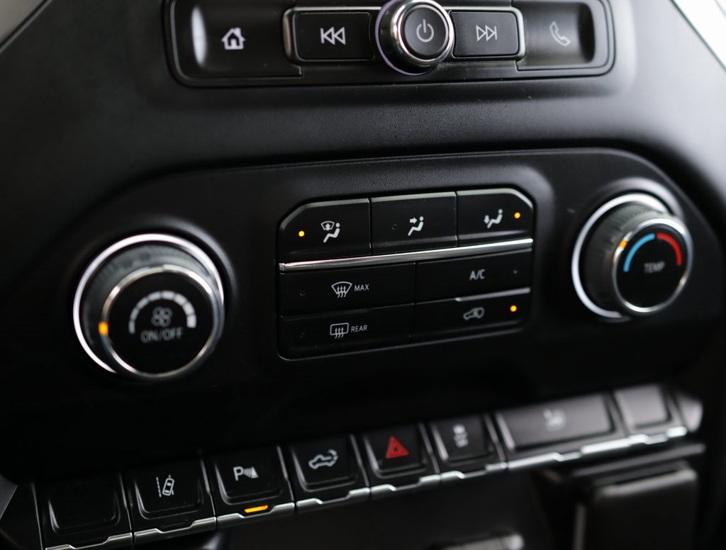 Used 2024 Chevrolet Silverado 2500 Custom w/ Custom Value Package image 16