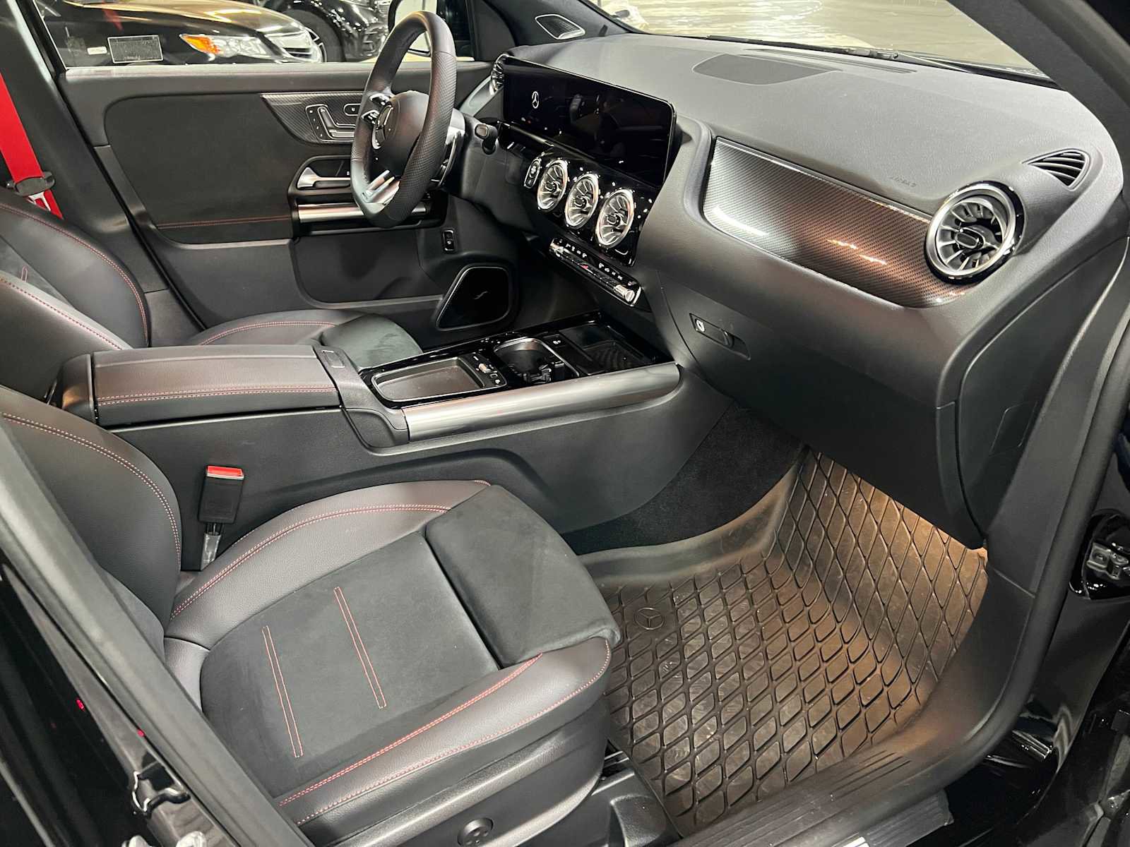 Certified 2026 Mercedes-Benz GLA 35 AMG 4MATIC image 11