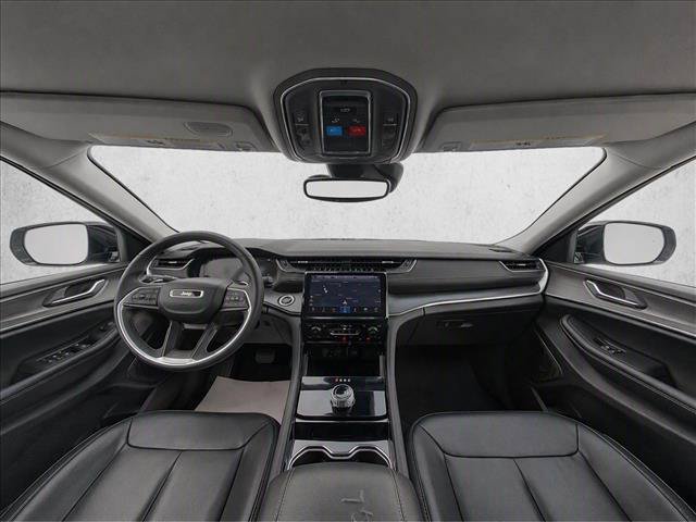 Used 2023 Jeep Grand Cherokee Limited RWD image 23