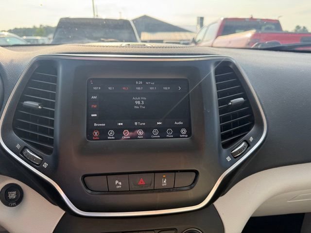 Used 2021 Jeep Cherokee Latitude Lux w/ Sun & Sound Group AWD/4WD image 13