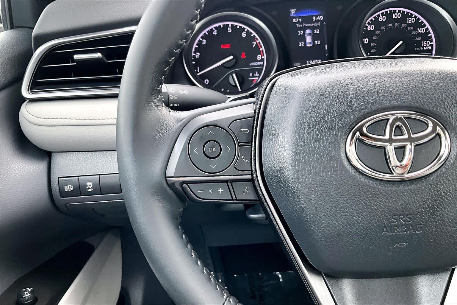 Used 2023 Toyota Camry SE FWD image 24
