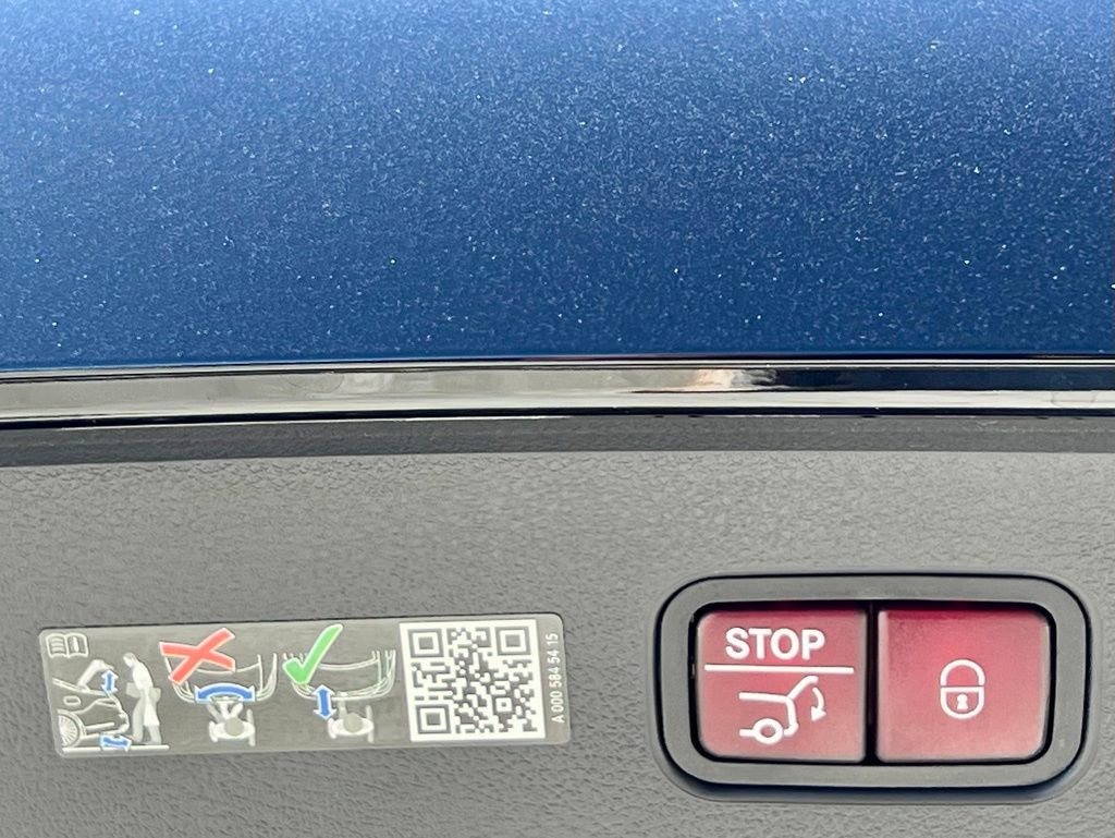 Certified 2025 Mercedes-Benz GLC 300 4MATIC image 21