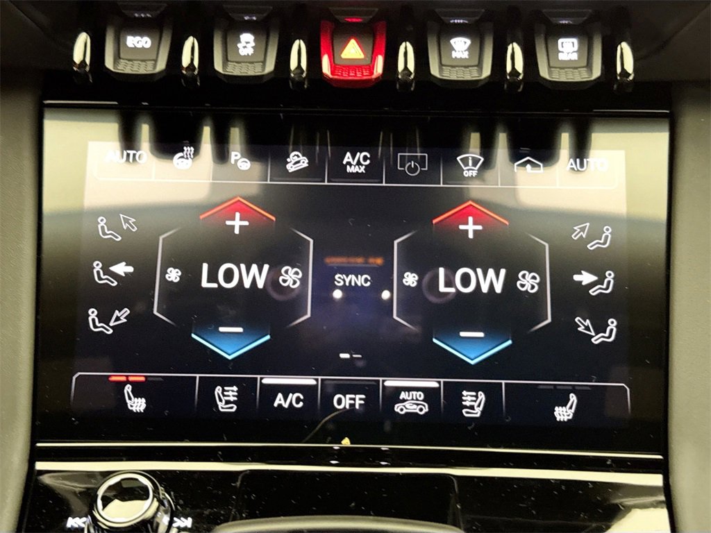 Used 2025 Lamborghini Urus SE image 16