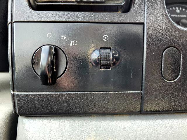 Used 2005 Ford F250 XL image 10