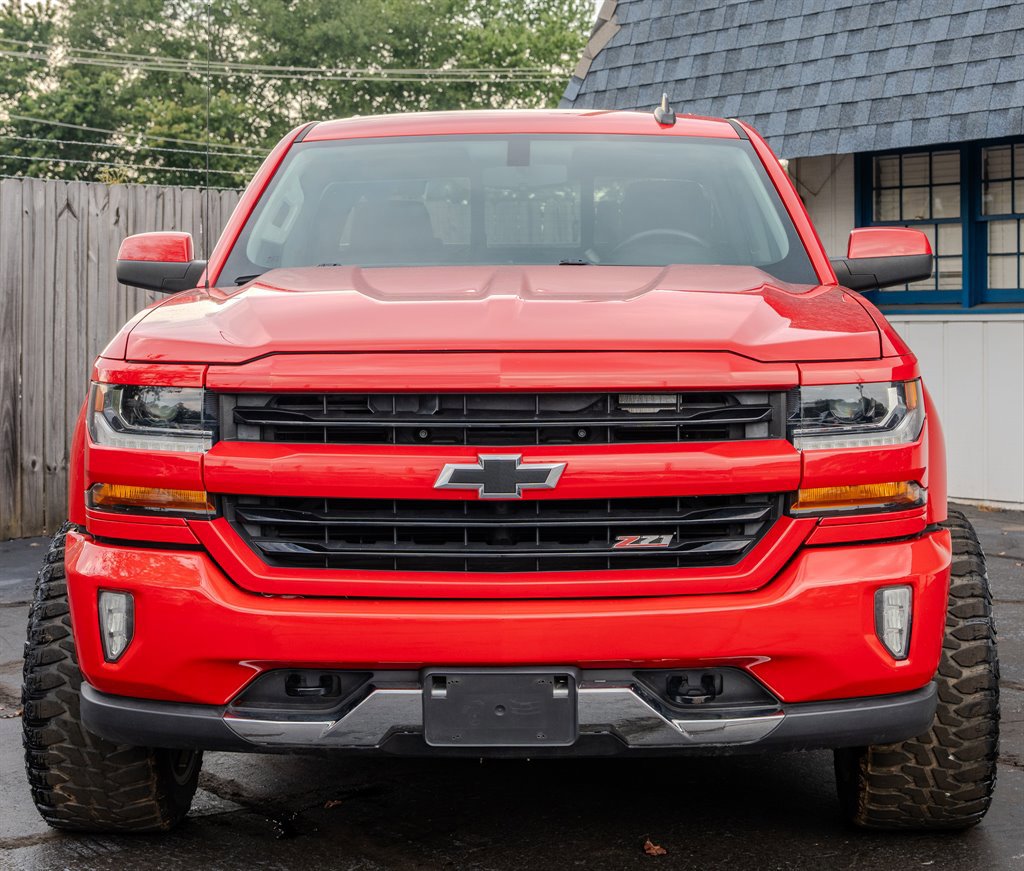 Used 2018 Chevrolet Silverado 1500 LT w/ All Star Edition AWD/4WD image 8