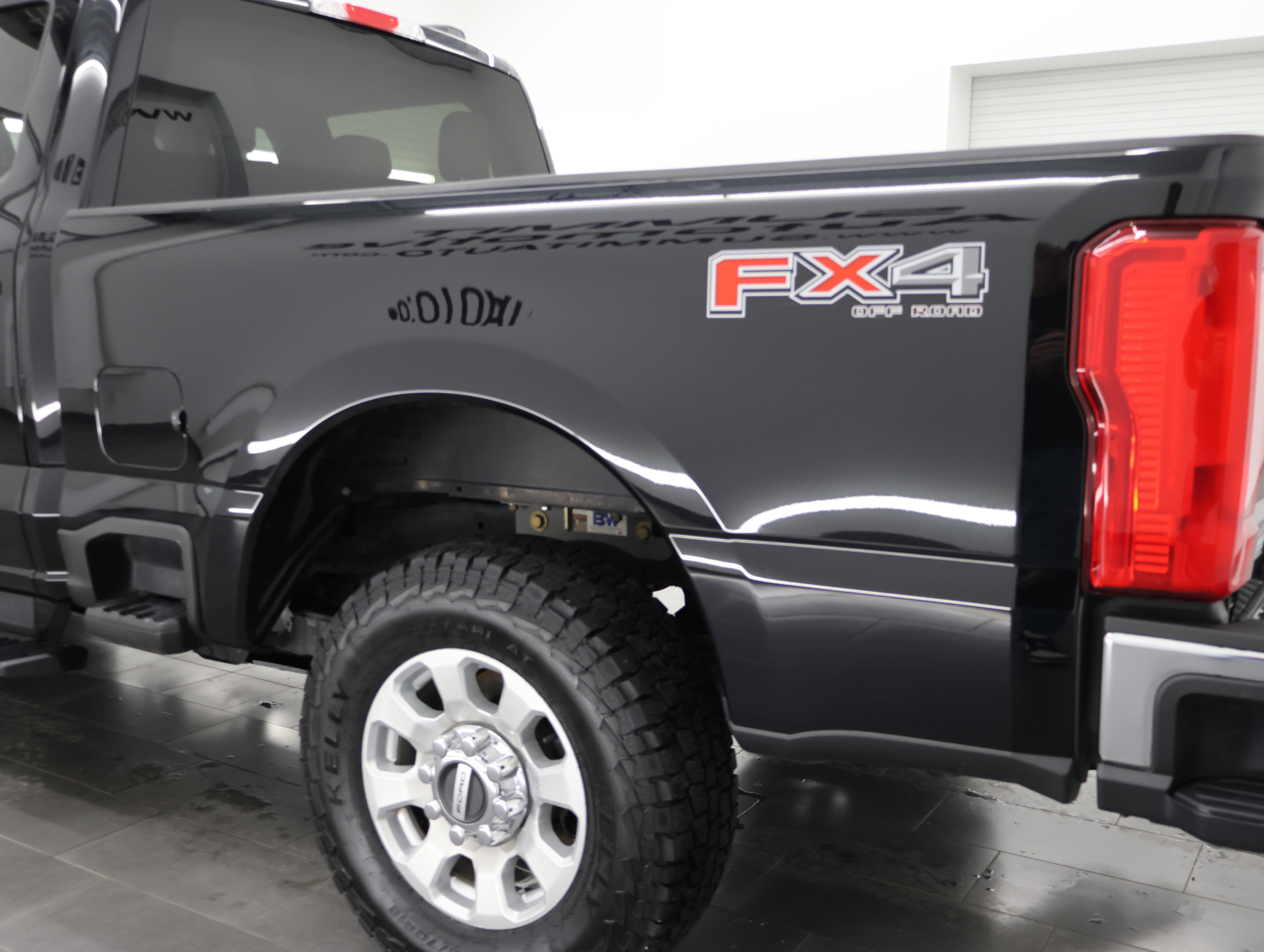 Used 2023 Ford F250 XLT w/ FX4 Off-Road Package image 29