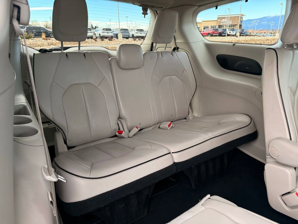 Used 2021 Chrysler Pacifica Limited image 27