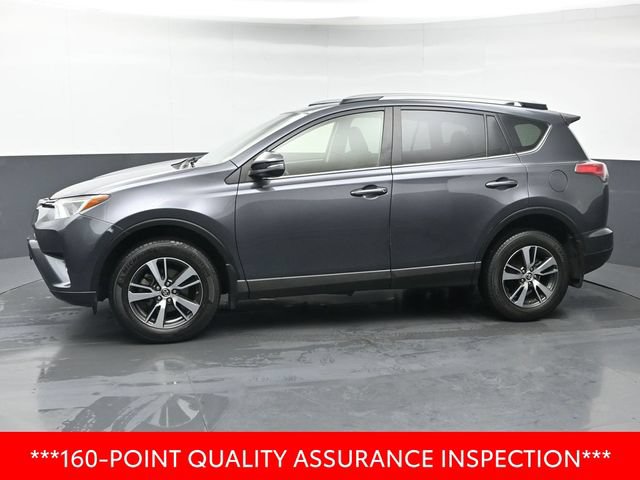 Used 2018 Toyota RAV4 XLE AWD/4WD image 2