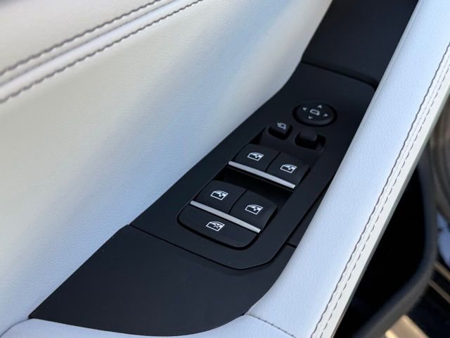 New 2026 BMW X6 xDrive40i w/ Climate Comfort Package image 15