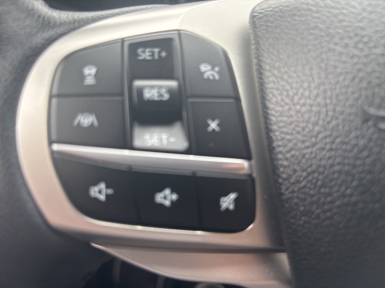 Used 2022 Ford Explorer XLT w/ Equipment Group 202A image 13