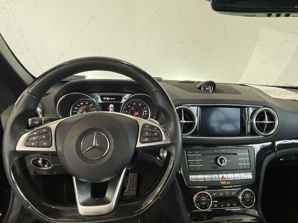 Used 2019 Mercedes-Benz SL 550 image 17