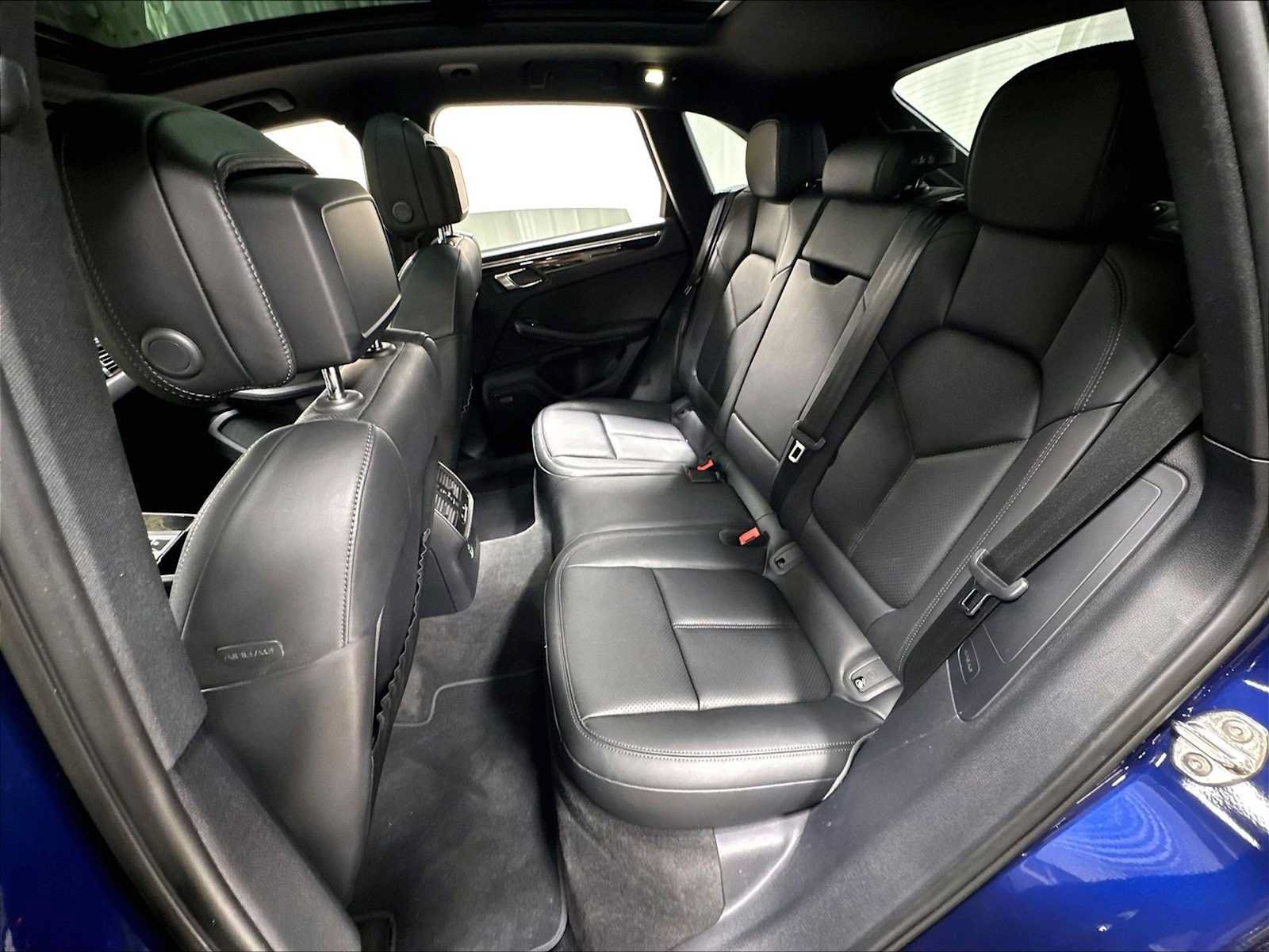 Used 2026 Porsche Macan AWD/4WD image 31