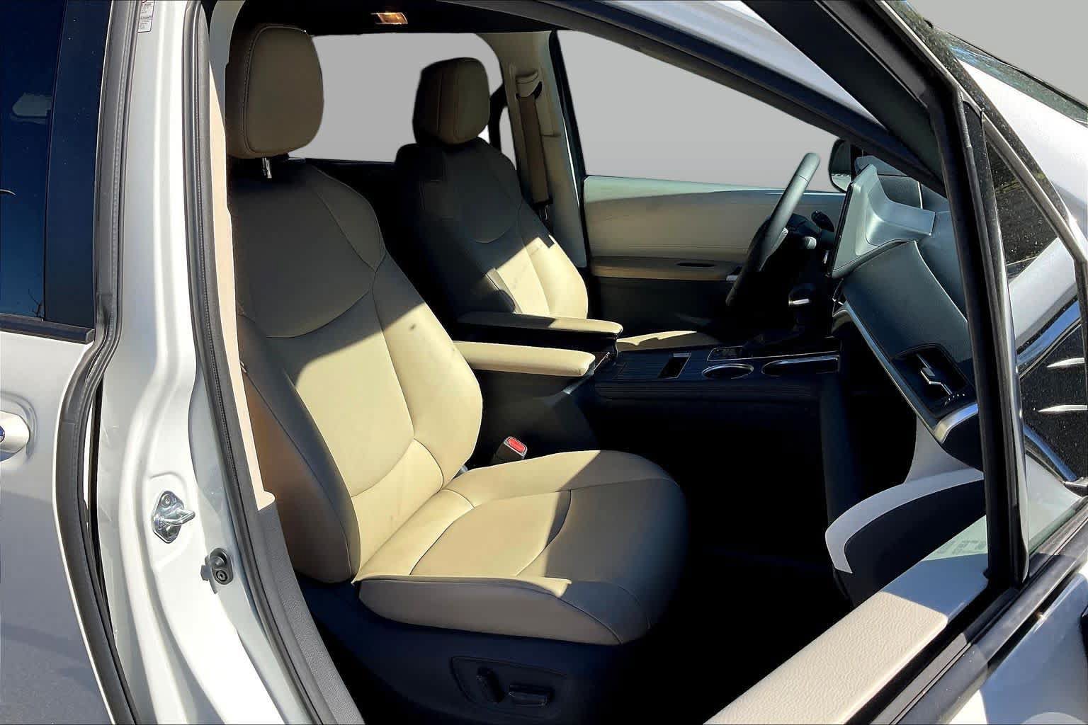 Used 2021 Toyota Sienna XLE FWD image 9