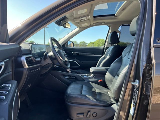 Used 2023 Kia Telluride EX w/ EX Captain's Chair Package image 11