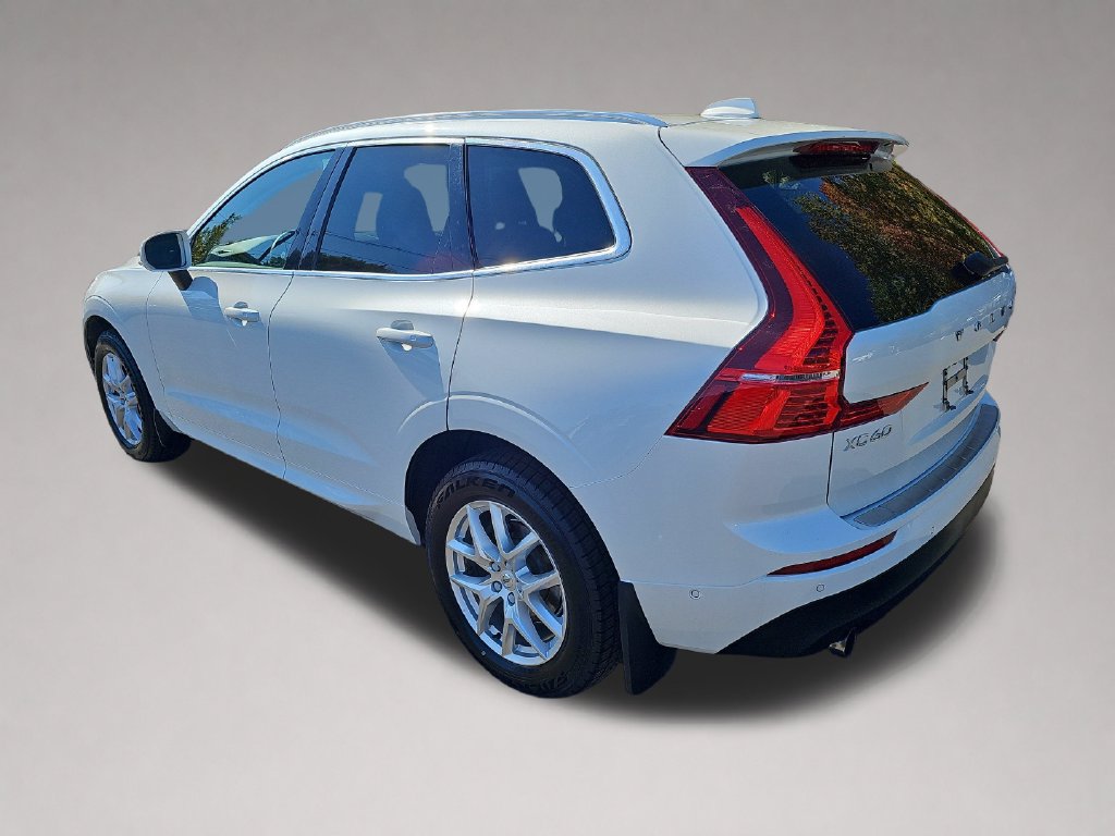 Used 2018 Volvo XC60 T5 Momentum w/ Vision Package AWD/4WD image 5