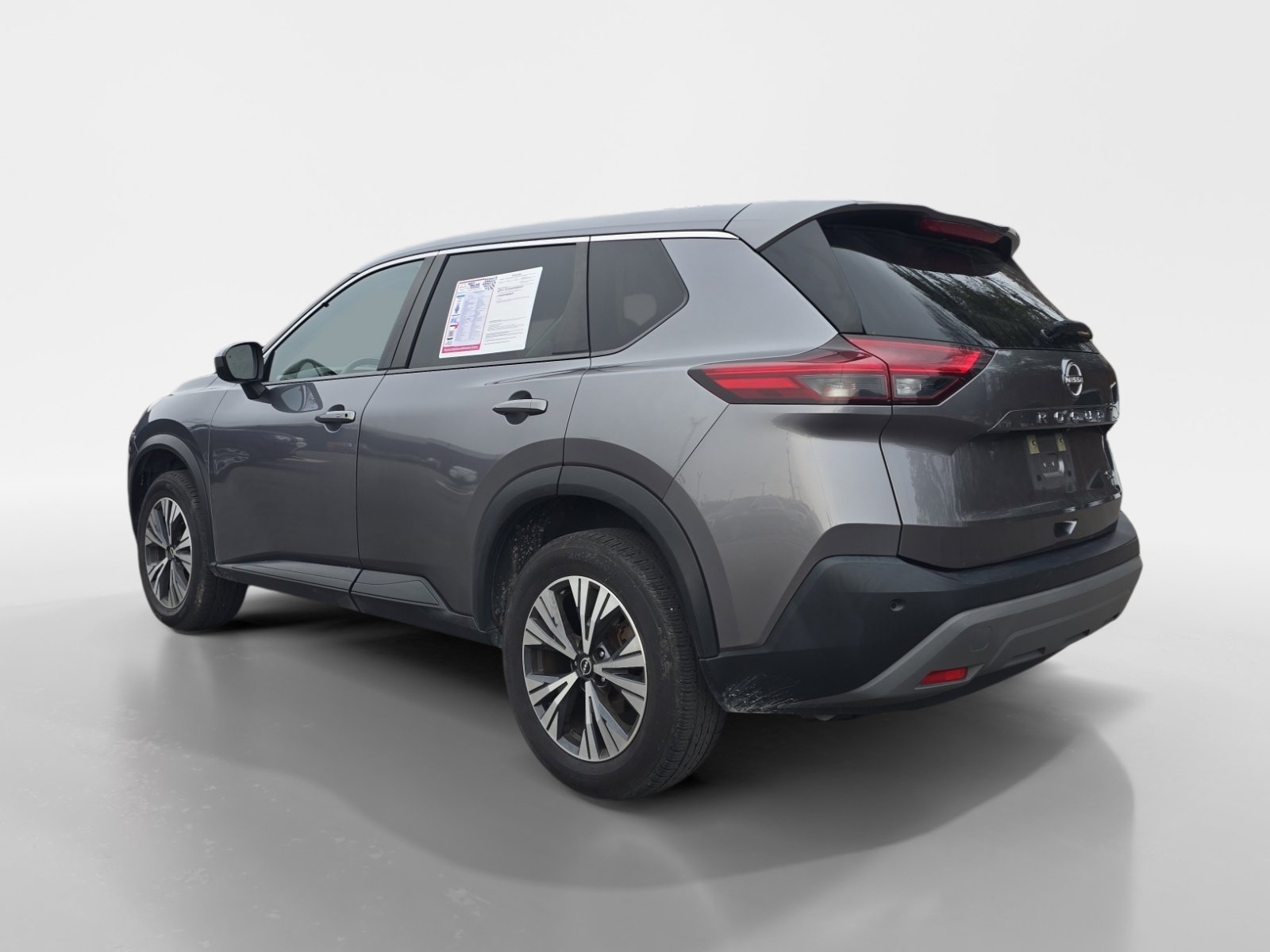 Used 2023 Nissan Rogue SV image 3