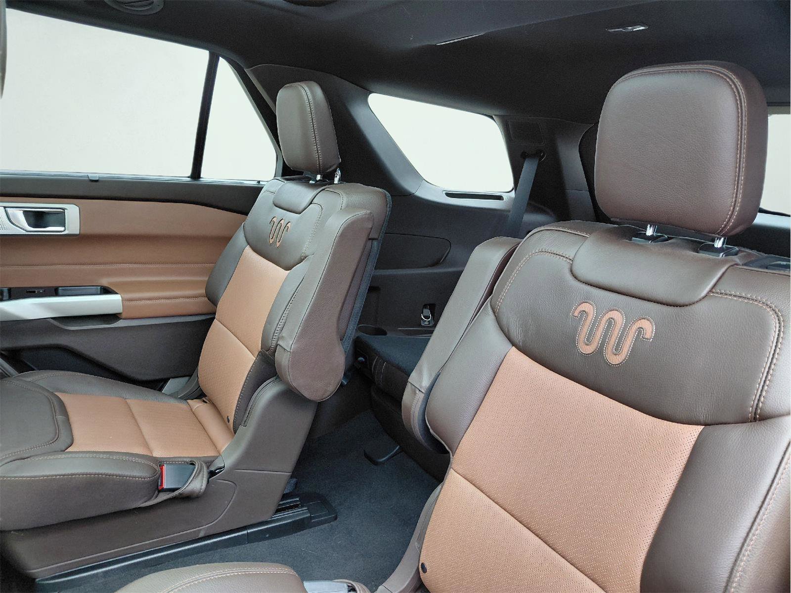 Used 2022 Ford Explorer King Ranch w/ Premium Technology Package image 39