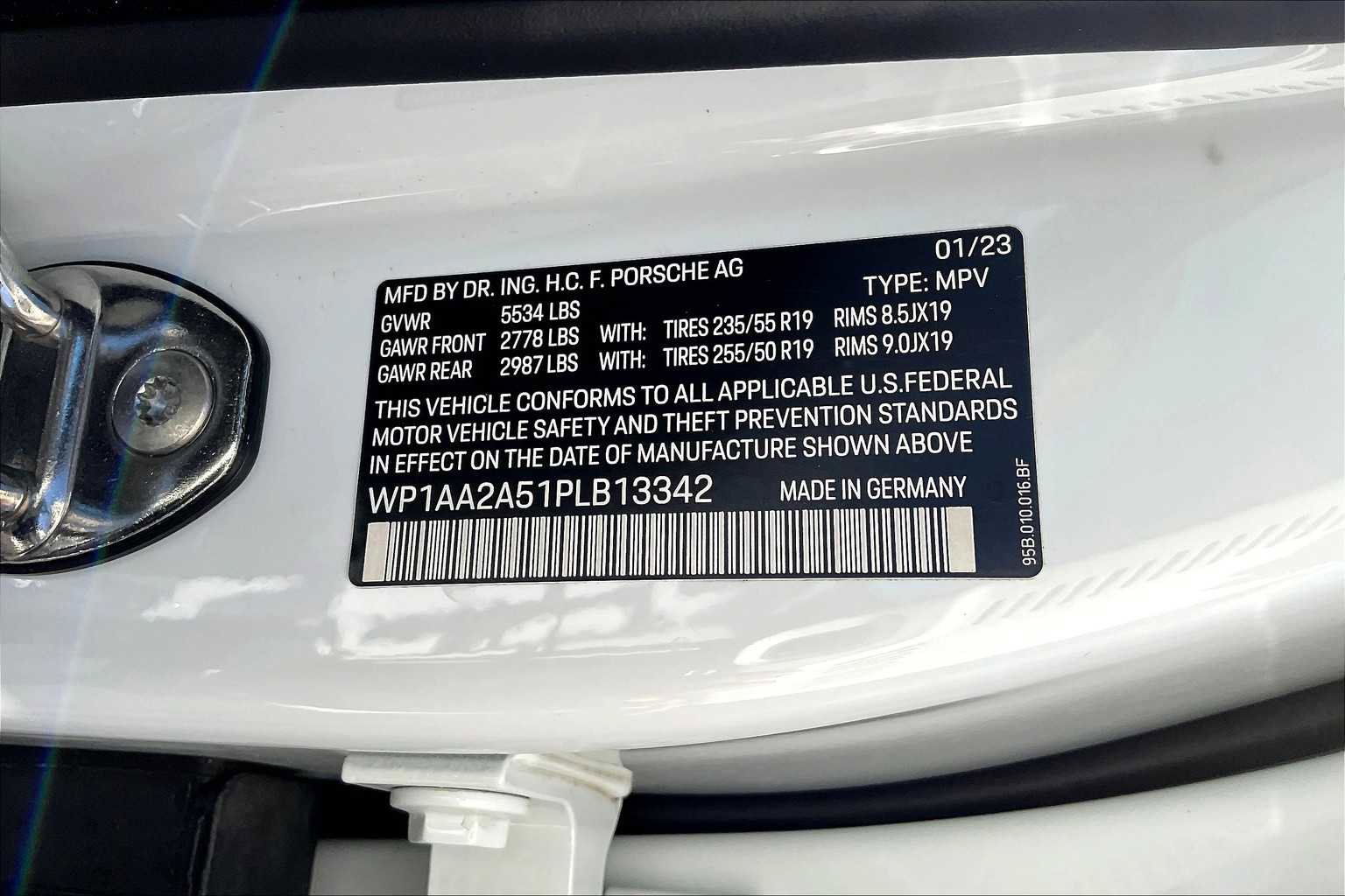 Used 2023 Porsche Macan image 35