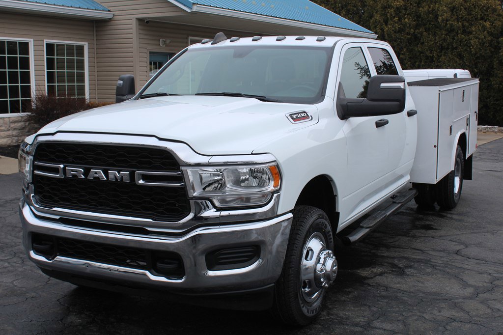 Used 2024 RAM 3500 Tradesman w/ Chrome Appearance Group image 12