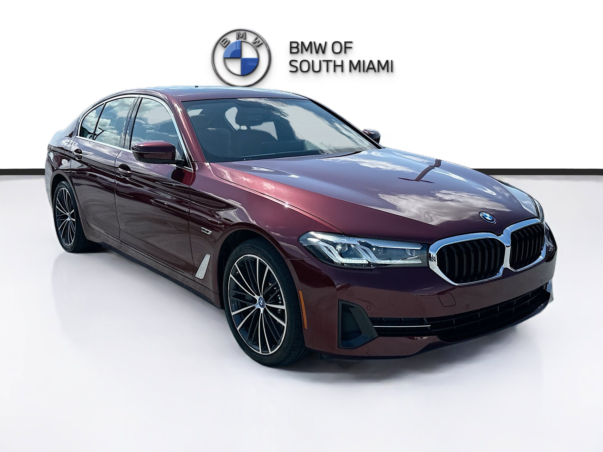 Certified 2023 BMW 530e w/ Premium Package RWD image 1