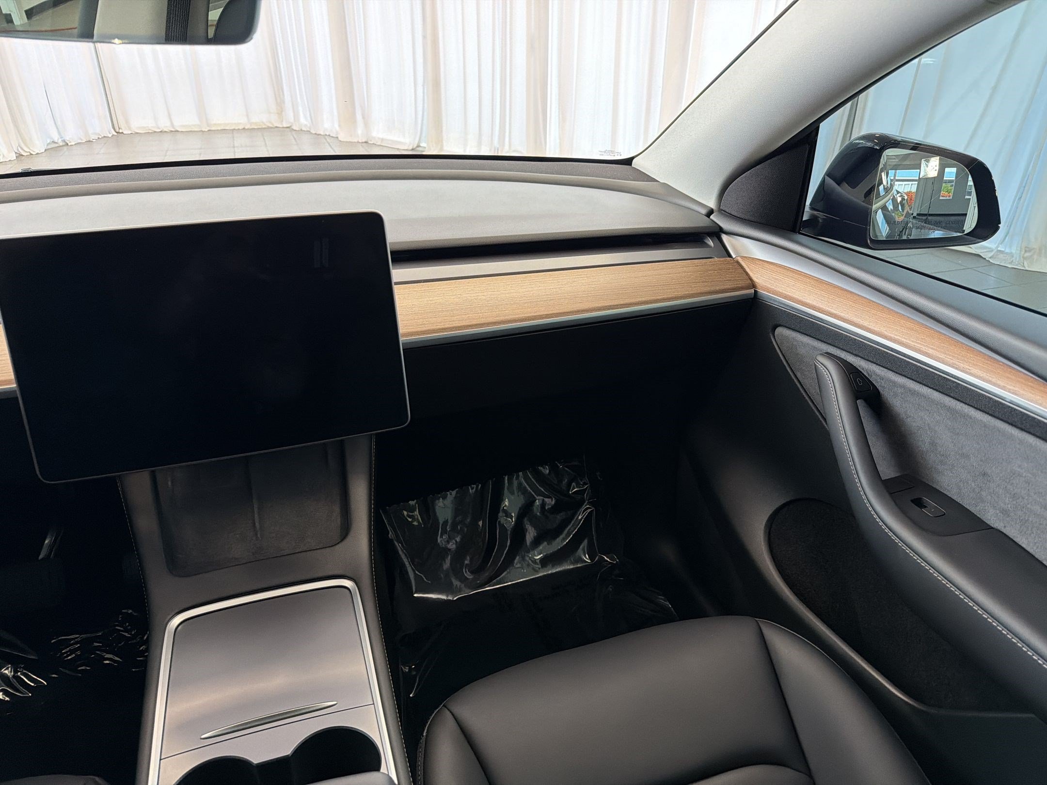 Used 2023 Tesla Model Y 2WD image 28