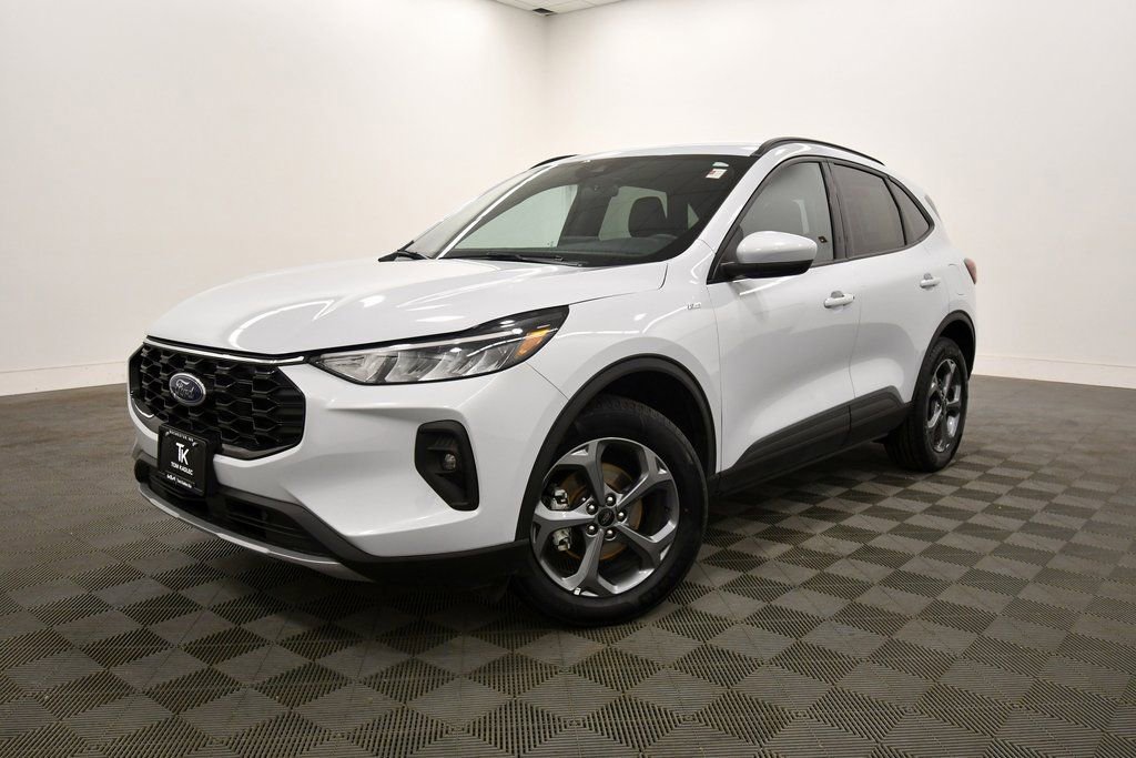 Used 2025 Ford Escape ST-Line Select image 2