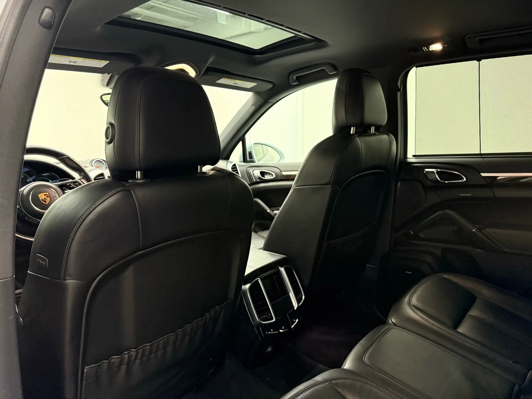 Used 2018 Porsche Cayenne Platinum Edition image 18