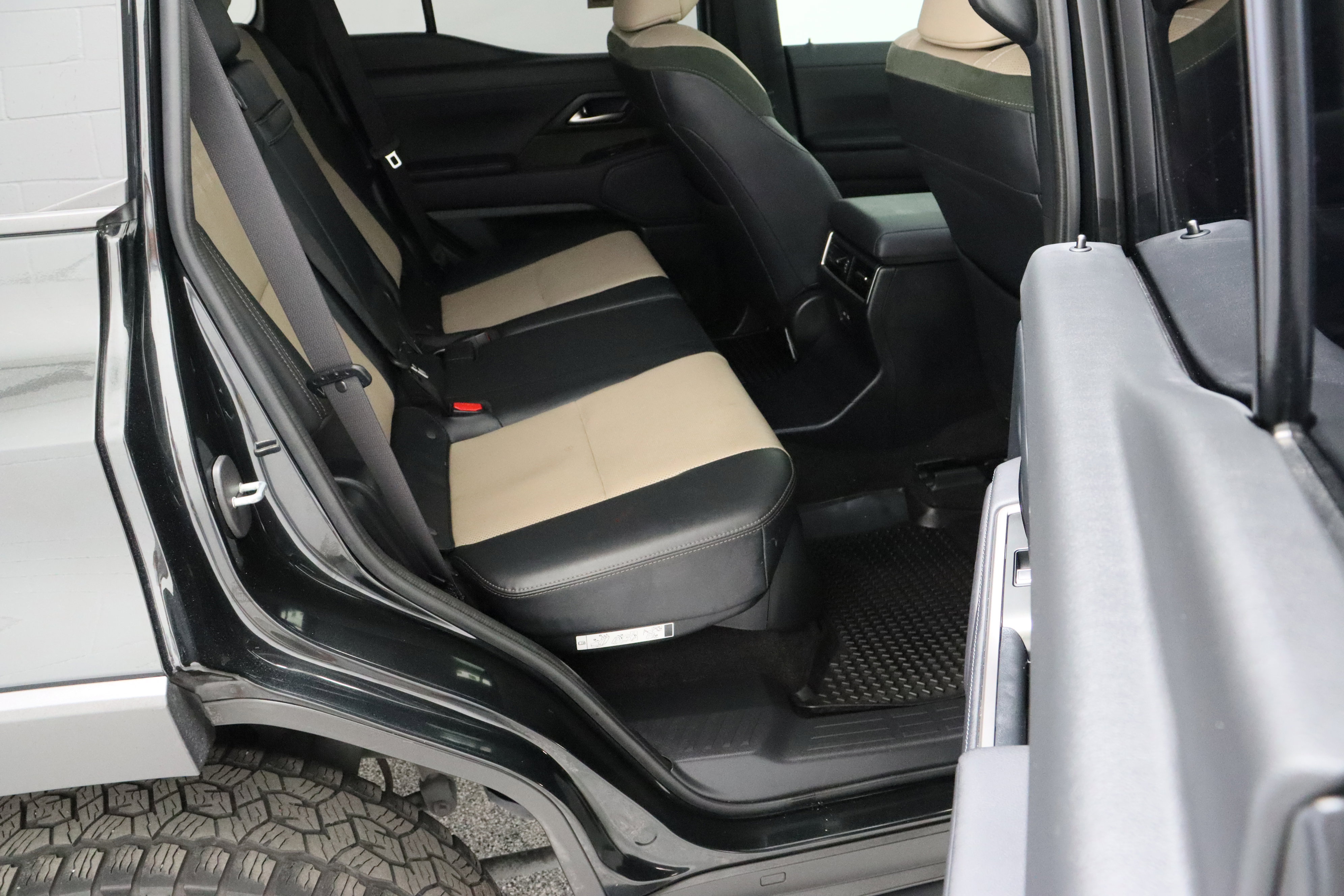 Used 2024 Lexus GX 550 image 37