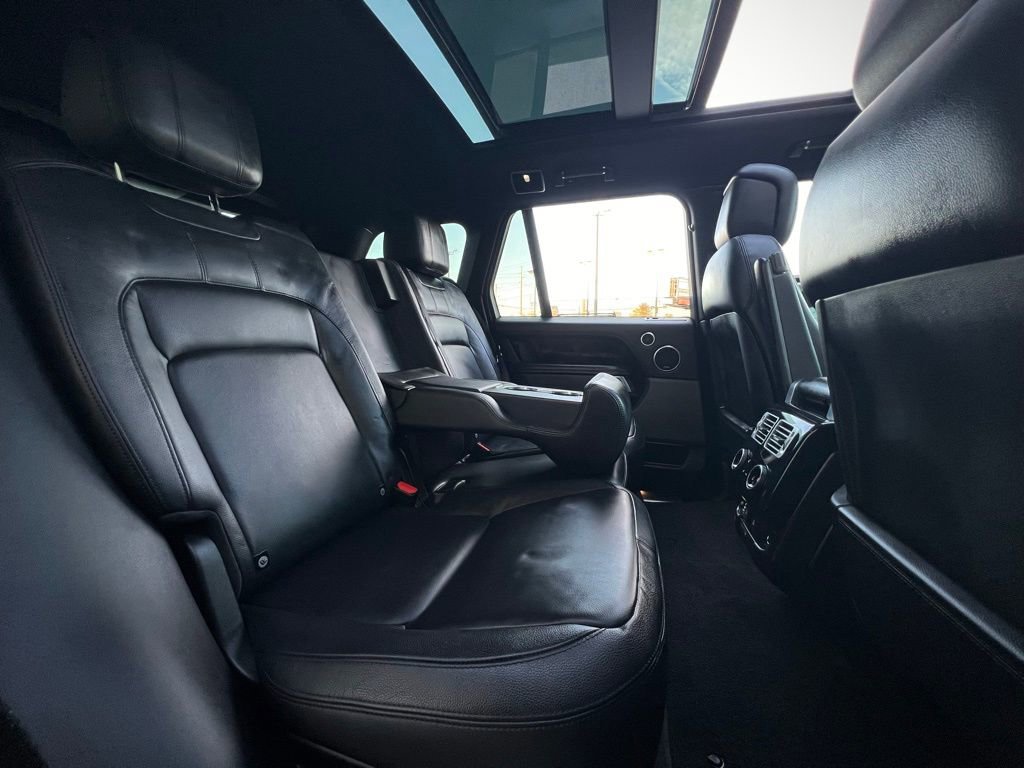 Used 2019 Land Rover Range Rover image 32