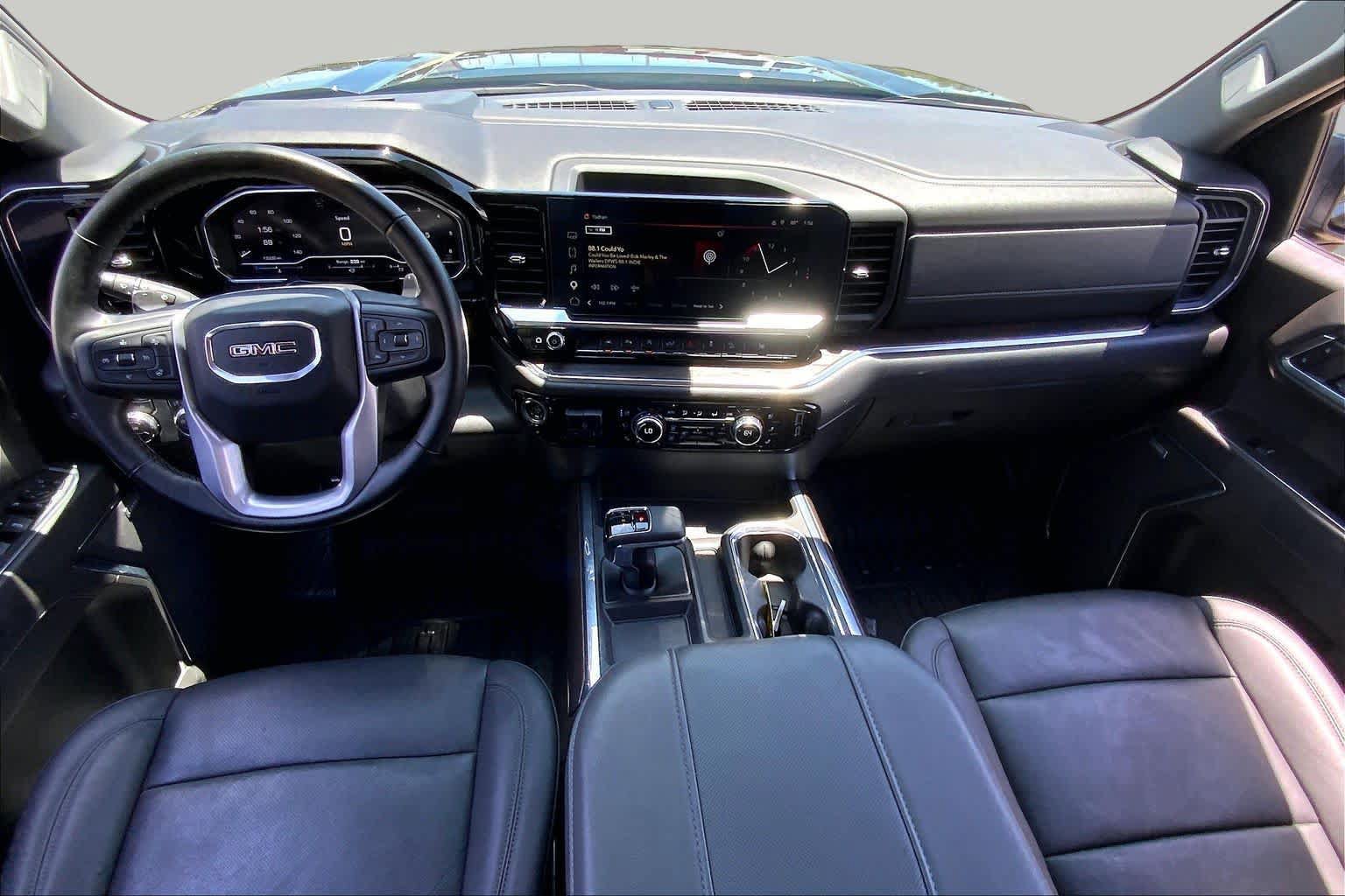 Used 2025 GMC Sierra 1500 SLT AWD/4WD image 16