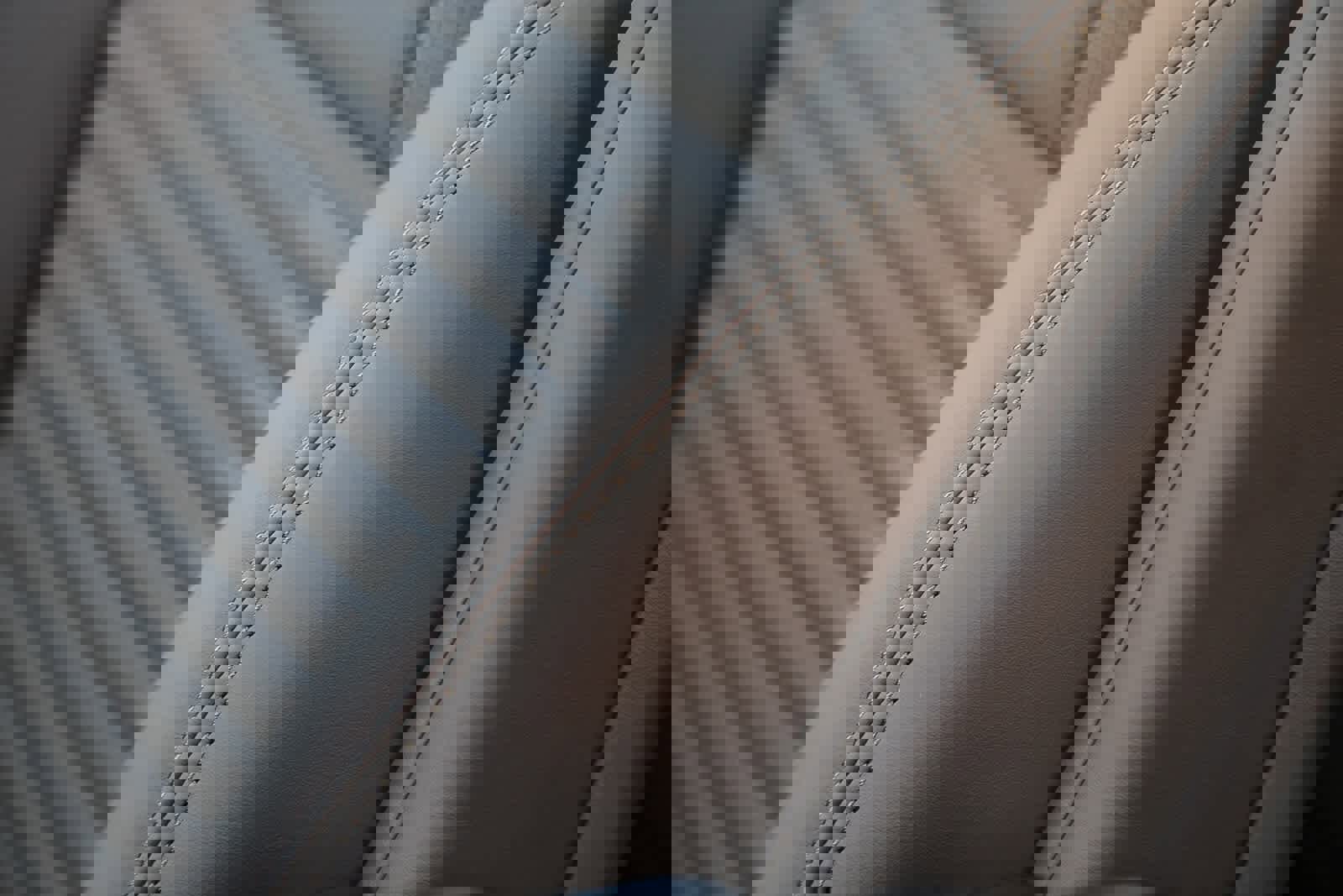 New 2025 Land Rover Discovery Dynamic SE image 24