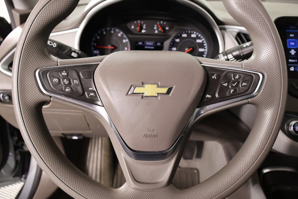 Used 2024 Chevrolet Malibu LT image 3