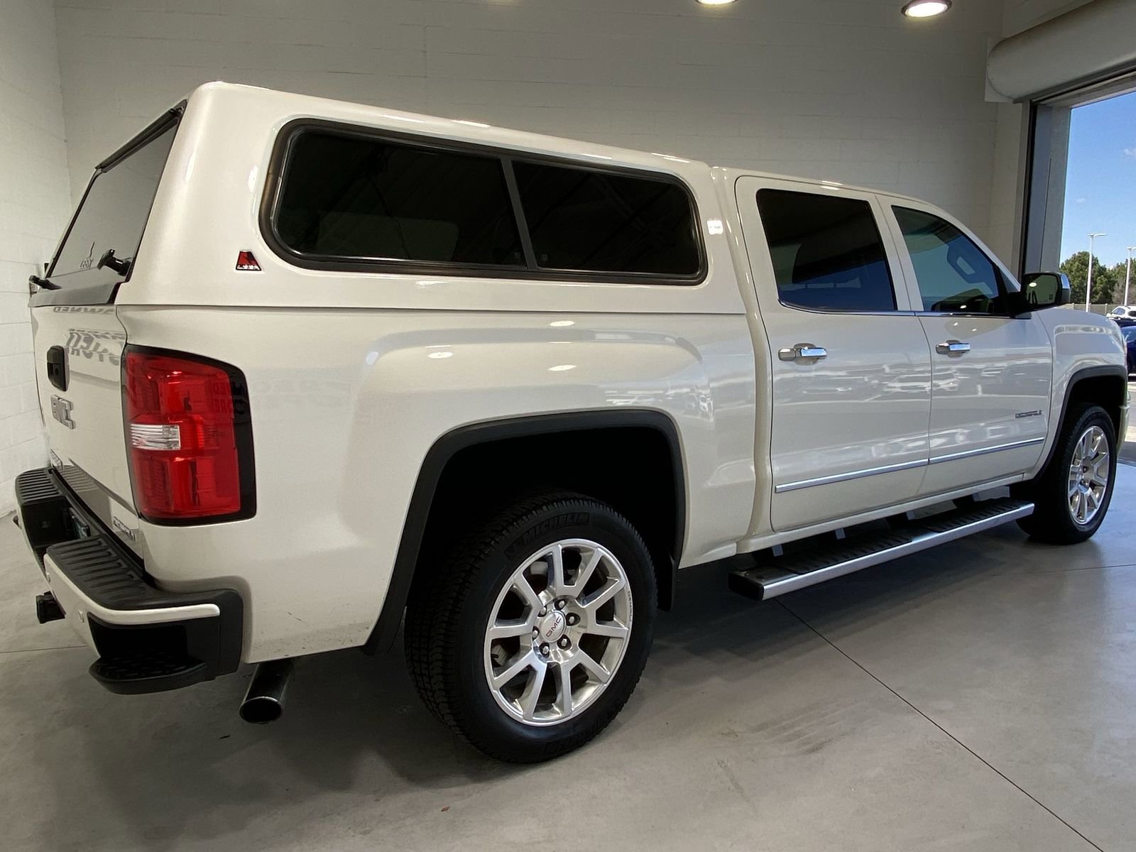 Used 2015 GMC Sierra 1500 Denali w/ Driver Alert Package image 8