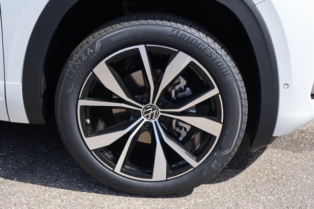 New 2026 Volkswagen Atlas SEL Premium R-Line image 9