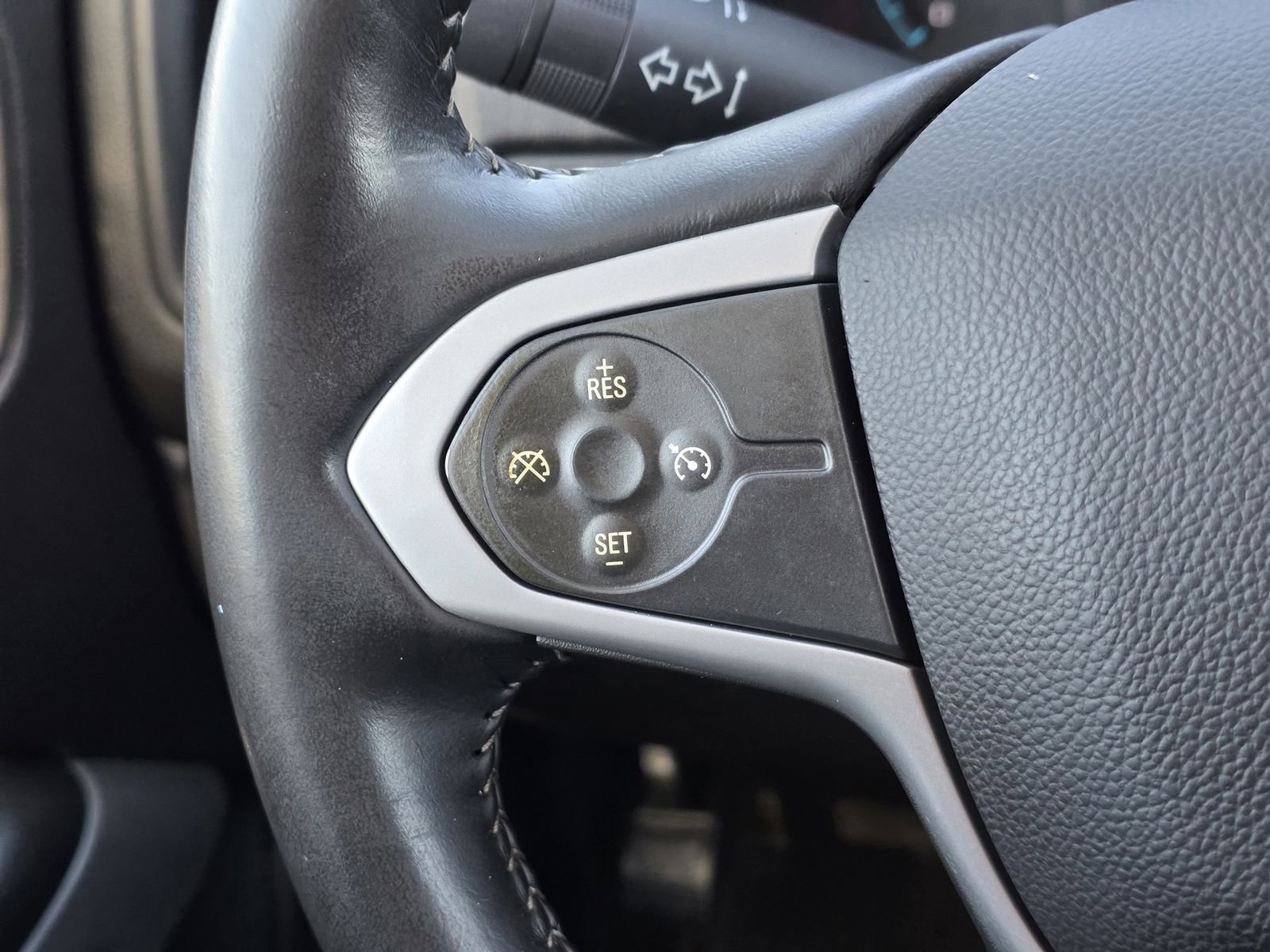 Used 2018 Chevrolet Colorado LT w/ LT Convenience Package image 26