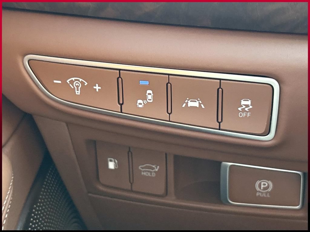 Used 2022 Genesis G90 3.3T Premium RWD image 34