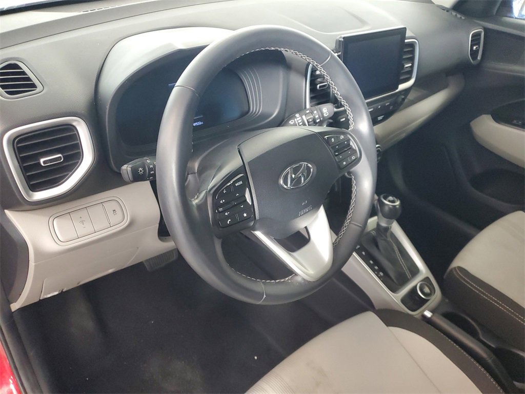 Used 2024 Hyundai Venue SEL image 11