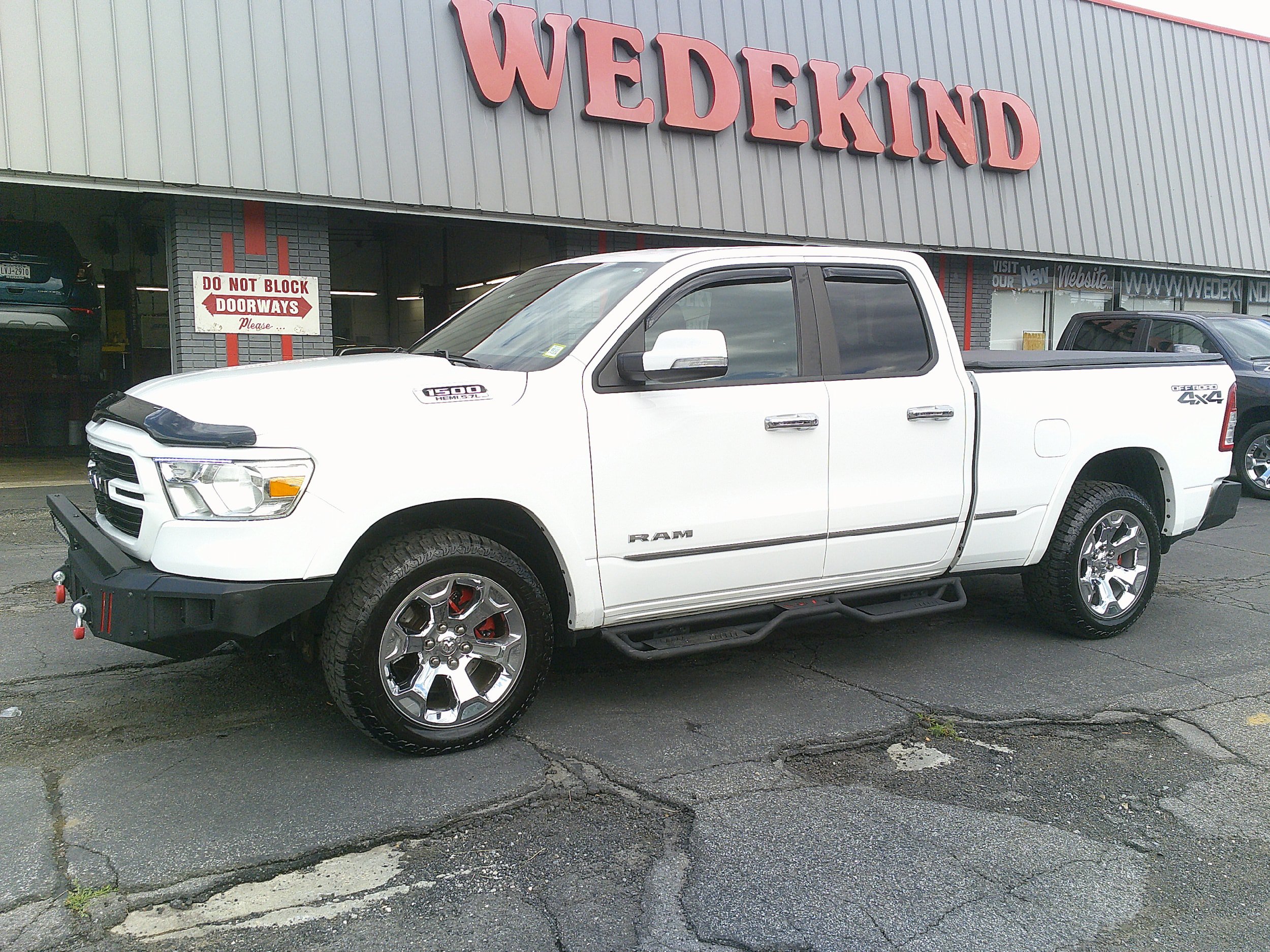 Used 2020 RAM 1500 Big Horn AWD/4WD image 13