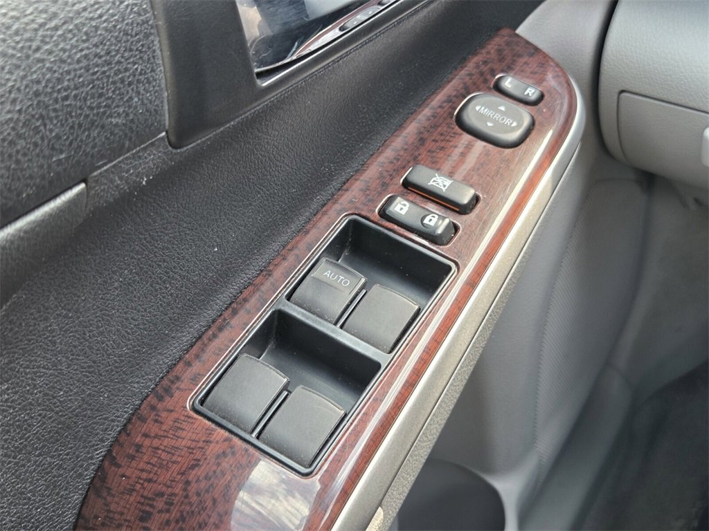 Used 2014 Toyota Camry XLE w/ Leather Package image 25