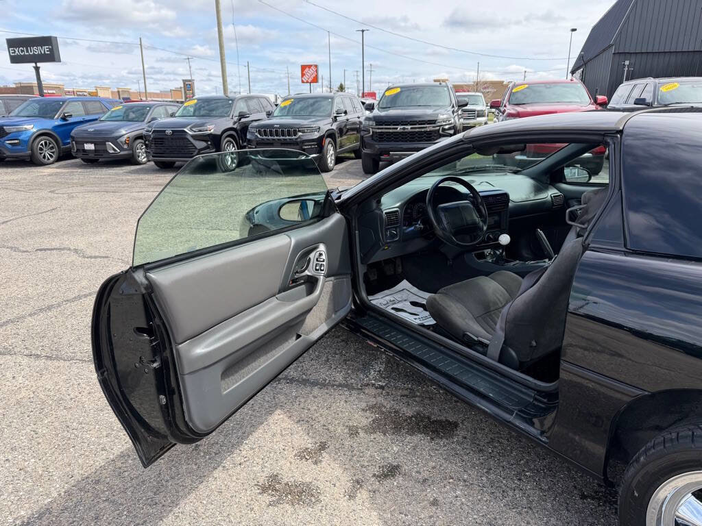 Used 1997 Chevrolet Camaro Z28 w/ Preferred Equipment Group 2 RWD image 11