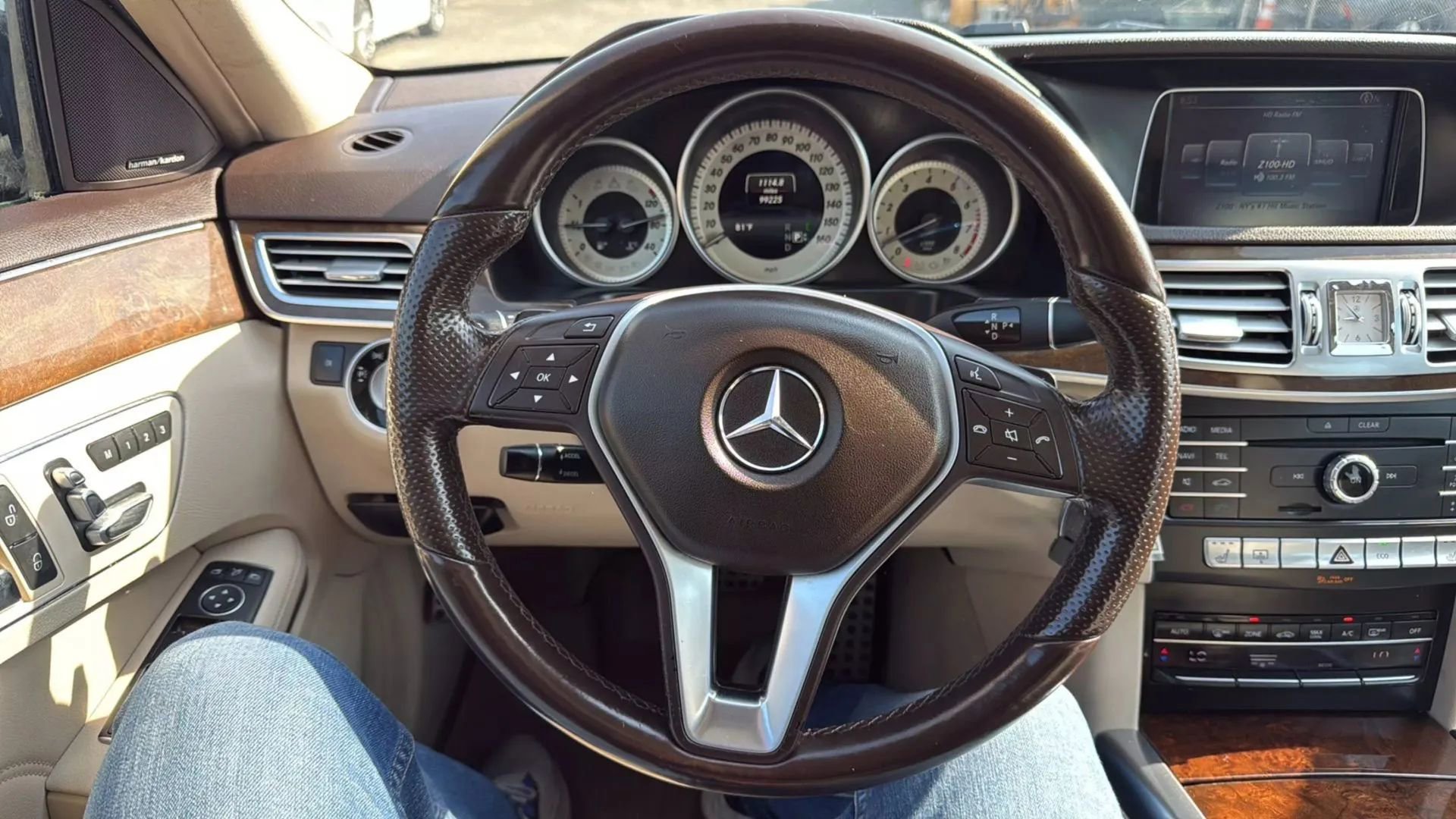 Used 2016 Mercedes-Benz E 350 4MATIC Sedan image 10