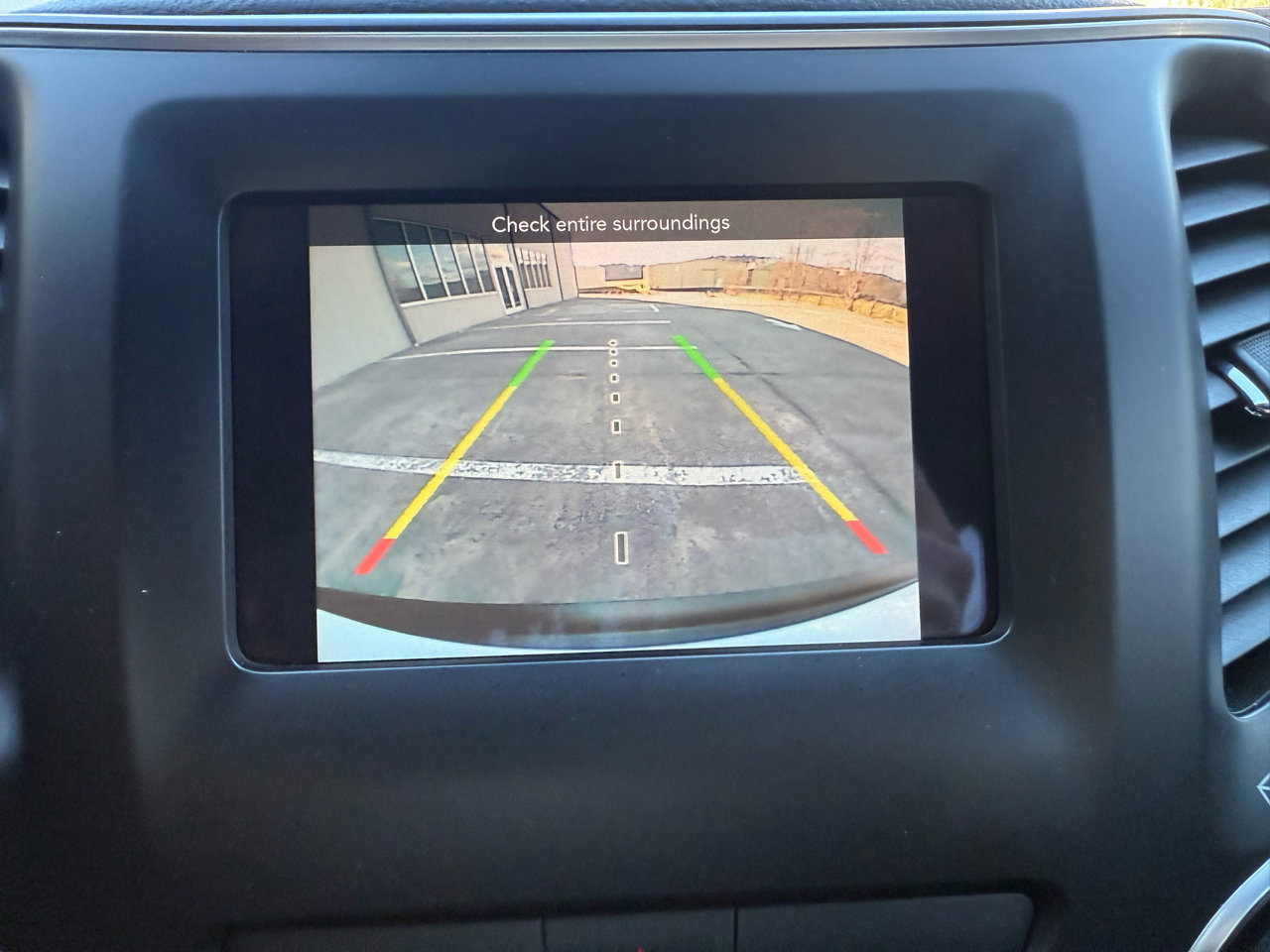 Used 2019 Jeep Cherokee Latitude Plus image 31