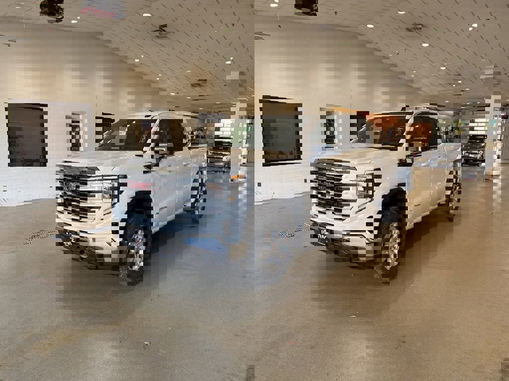 New 2026 GMC Sierra 1500 SLE image 2