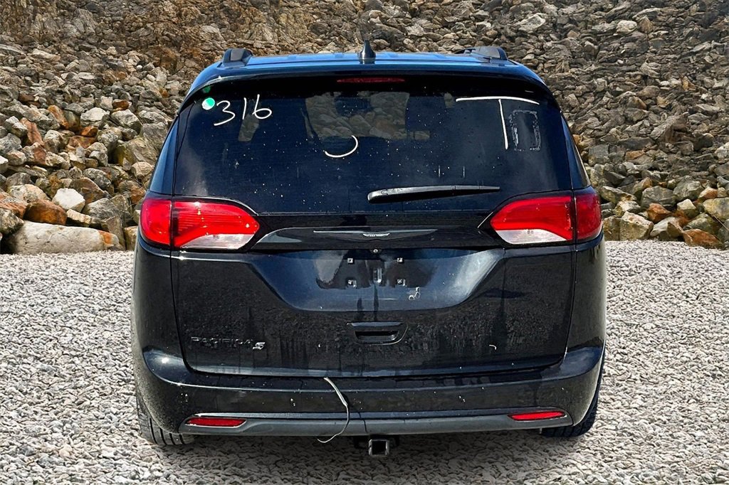 Used 2018 Chrysler Pacifica Touring Plus w/ S Appearance Package image 4